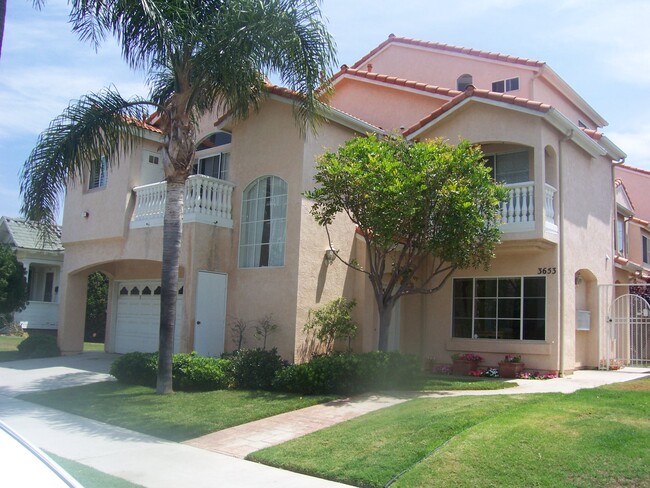 Photo - 3653 Third Ave Townhome