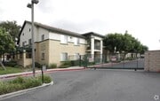 Photo - 850 E Grand Ave