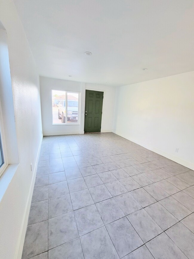 Photo - 41 W Vince St