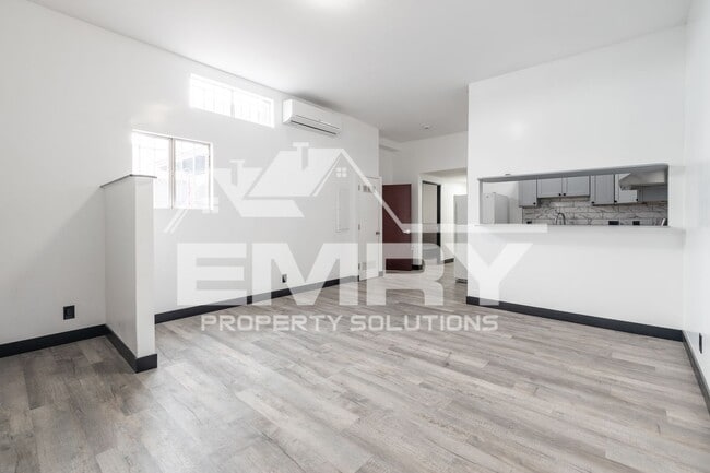 Photo - 942 S Gerhart Ave Unit #A