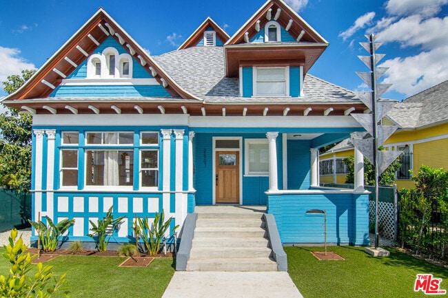 Photo - 2507 1st St House