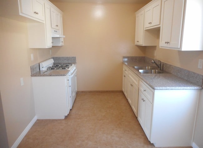 Photo - Whittier Santa Fe Apartments