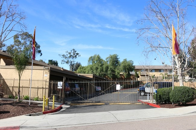 Photo - Newport Gardens Apartments, Vista