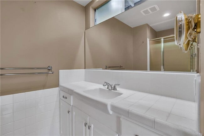 Photo - 43 Coronel Plaza