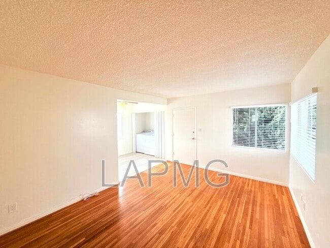 Photo - 624 W Riggin St