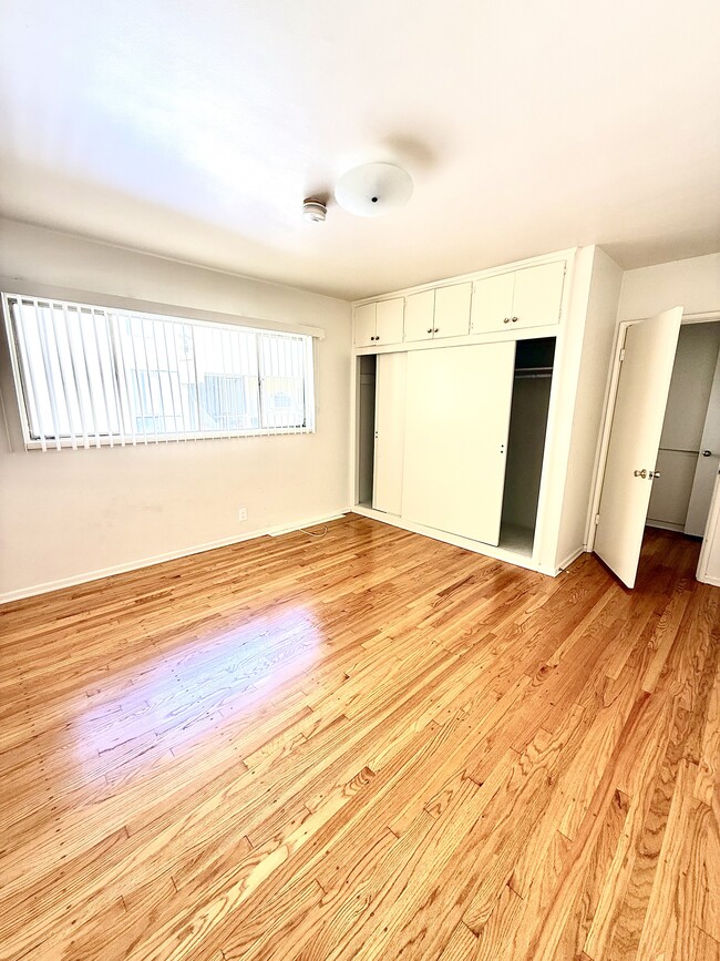 Photo - 326 S Gramercy Pl