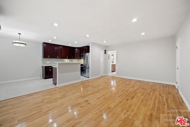 Photo - 2488 Beachwood Dr Unit 4