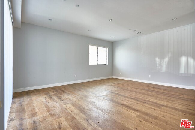 Photo - 13928 Bessemer St Unit 1