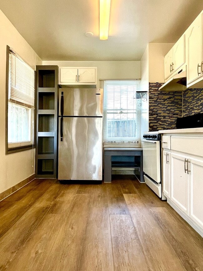 Photo - 1345 S Sycamore Ave Unit 1345