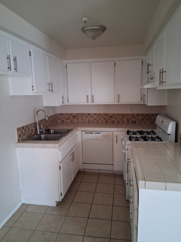 Photo - 4438 138th St Unit 4453 W 138th St