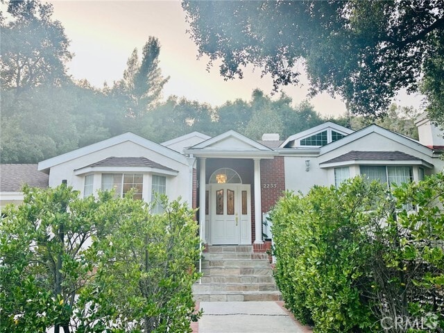 Building Photo - 2255 E Chevy Chase Dr Rental