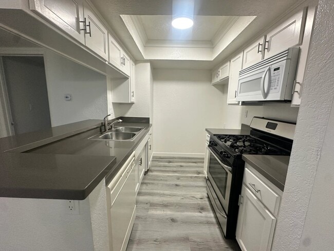 Photo - 15009 Moorpark St Unit 109