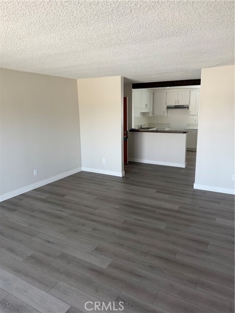Building Photo - 15121 Woodruff Ave