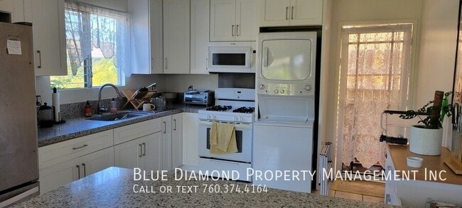 Photo - 2043 Edinburg-