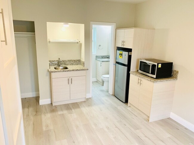 Building Photo - Remodeled Beach Studio Available in the Heart of La Jolla! Only $1,800/mo! Unit 1141 Silverado St #104