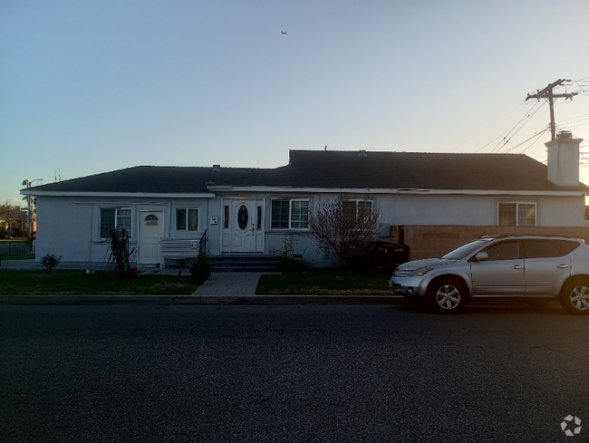 Building Photo - 6603 Crossway Dr Rental