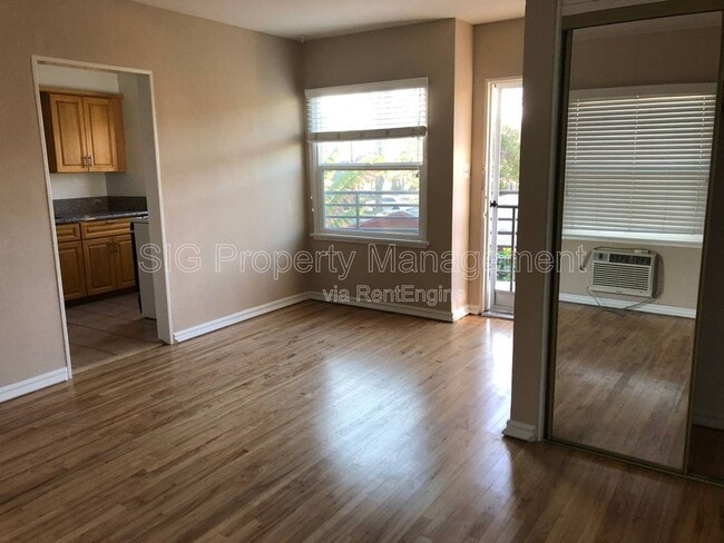 Photo - 709 S Louise St Unit A