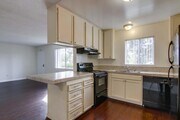 Photo - 3 Bed/ 2 Bath Clairemont Mesa Apartment Unit 6120