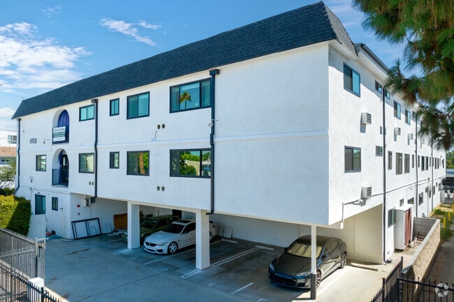 Photo - Woodman Apartments