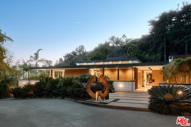 Photo - 1061 Loma Vista Dr House