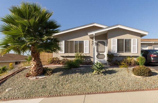 Beautiful 2 bedroom in 55+ Community - Beautiful 2 bedroom in 55+ Community House