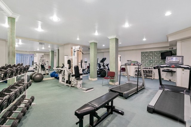 Photo - 390 S Sepulveda Blvd