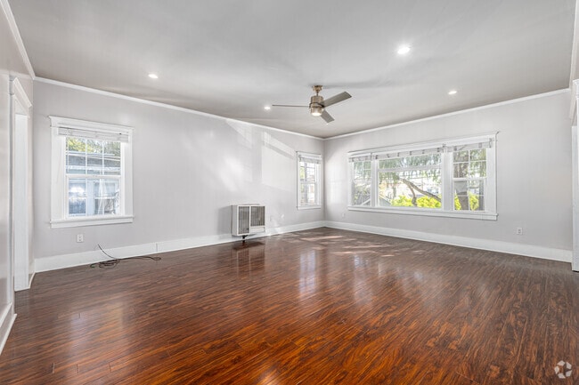 1BR, 1BA - 700SF - Dining Room - 411-417 Walnut Ave