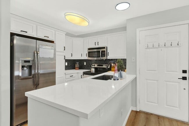 Photo - 5252 Balboa Arms Dr Unit 5252