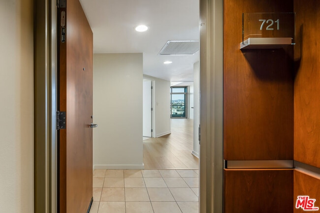 Photo - 13700 Marina Pointe Dr Unit 721