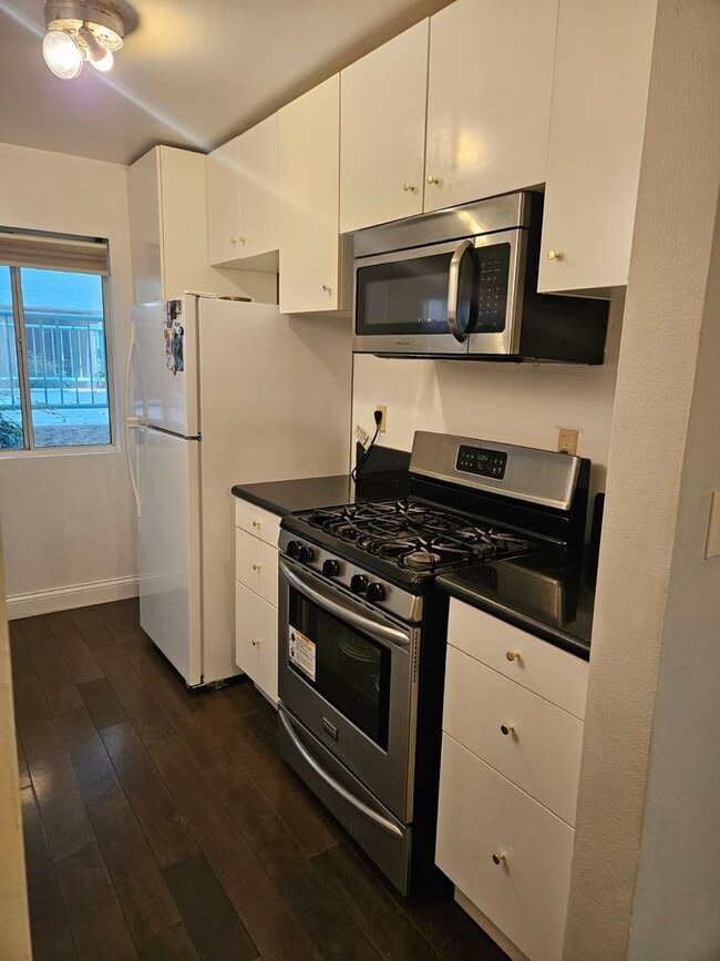 Photo - 20134 Leadwell St