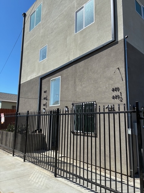 Photo - 447 W 74th St