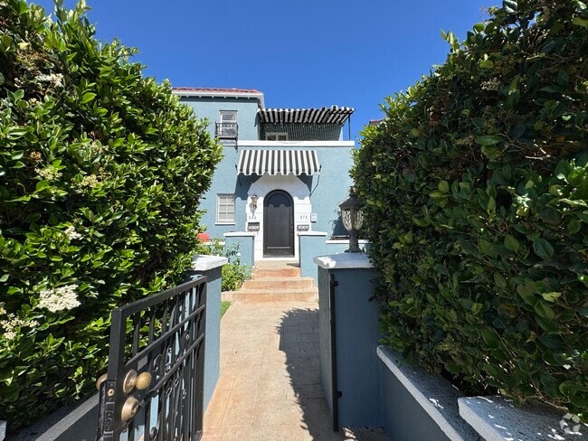 Building Photo - 848 S Curson Ave Unit 848 Rental