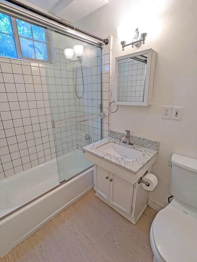 Photo - 4402 Mammoth Ave Unit 5