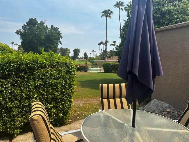 Photo - 547 Desert W Dr