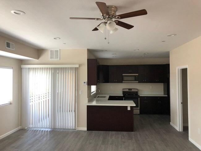 Photo - 120 Ballantyne st Unit Suite 101