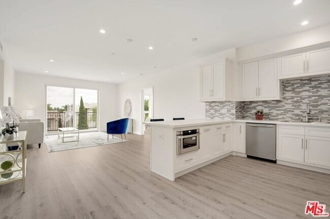 Building Photo - 1237 S Holt Ave Unit 307 Rental