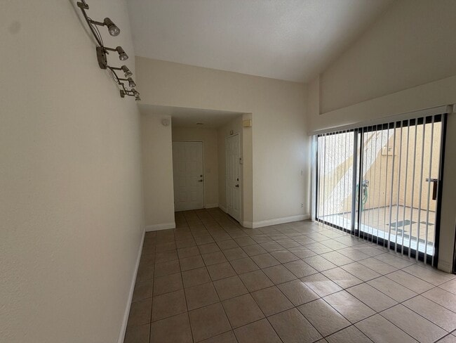 Photo - 43334 32nd St W