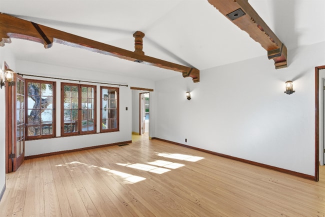 Photo - 2811 Bright Ln