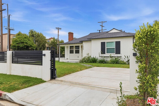 Photo - 12500 Miranda St