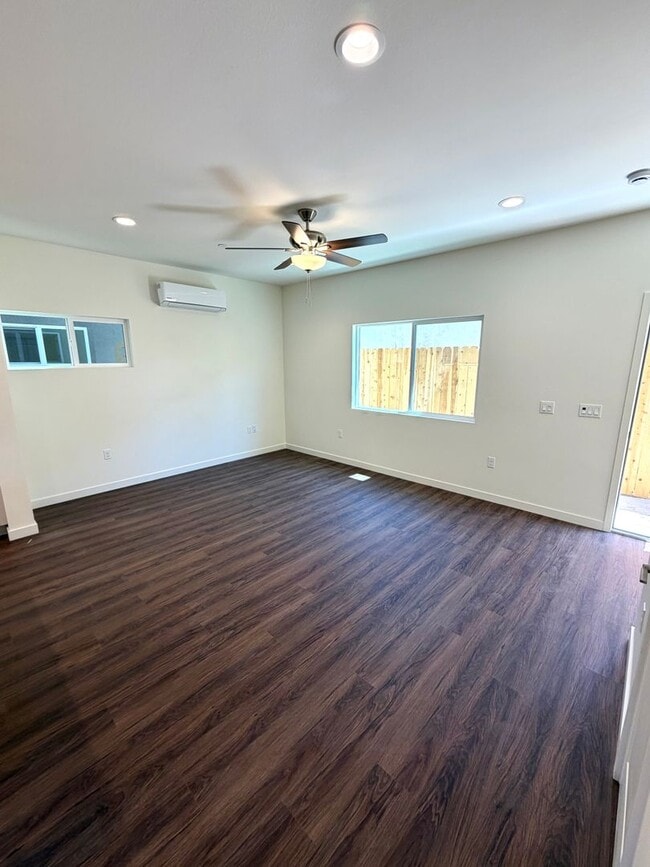 Photo - Brand New 2 Bedroom 1 1/2 Bath Townhouse!!!  Move in Special!! $1000 off 1st Month's Rent!! Unit 4149 #4
