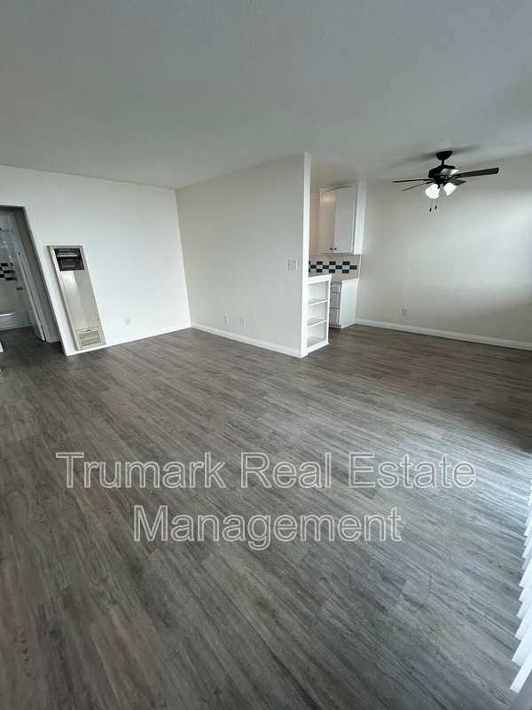 Building Photo - 1811 Huntington Dr Unit 2