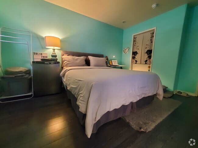 Building Photo - 7050 S La Cienega Blvd Unit 2 Rental