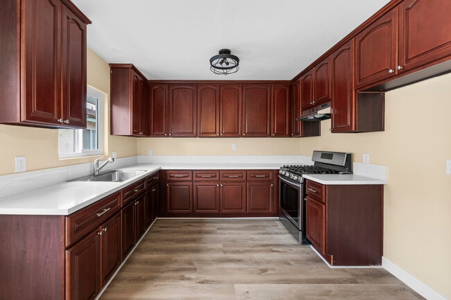Photo - 4317 W 120th St Unit E