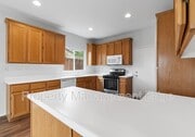 Photo - 32042 Freesia Ct House