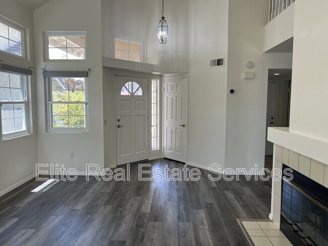 Building Photo - 14731 Carmel Ridge Rd Rental