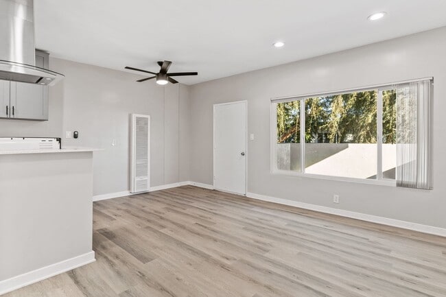 Photo - 1655 W Malvern Ave Unit 1655-07