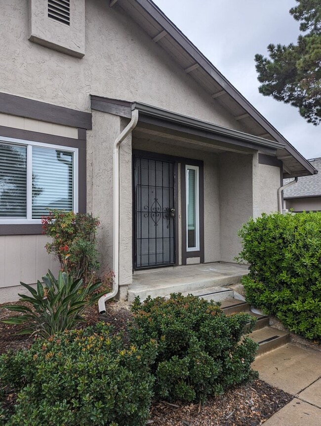 Building Photo - Fully Upgraded 3 Bed/2 Bath Condo - Poway