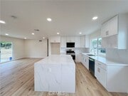 Photo - 5261 Raintree St