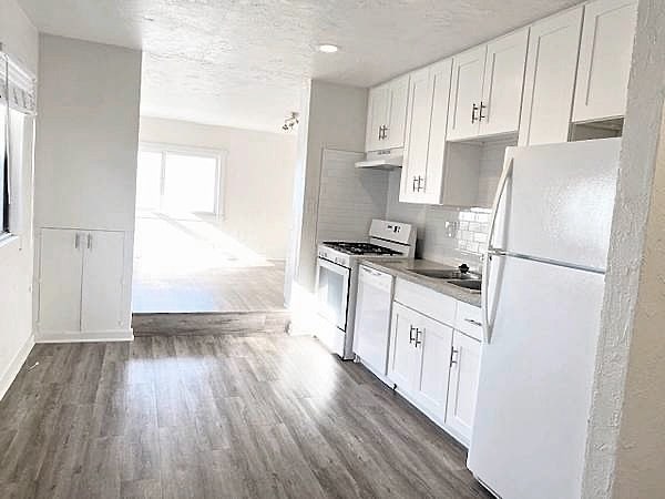 Photo - 2211 Ocean Front Walk