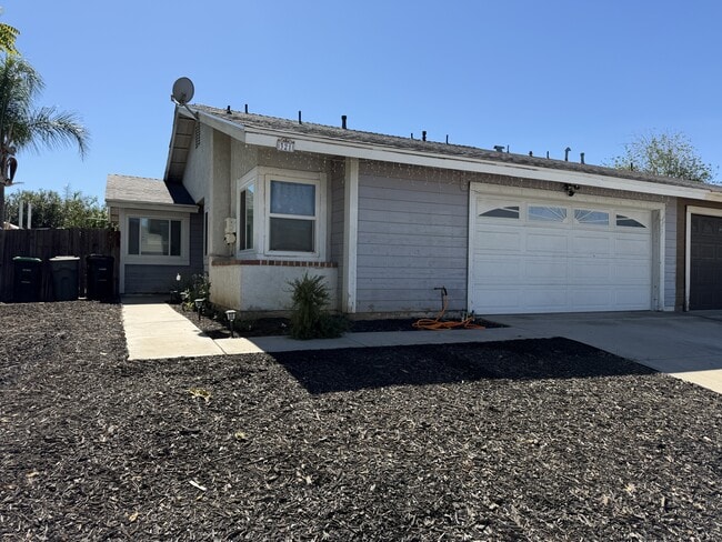 Building Photo - 321 Red Cedar Pl